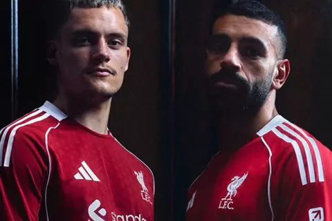 "مذهل ومهووس بالتدريب".. جيوفاني ليوني يتحدث عن محمد صلاح